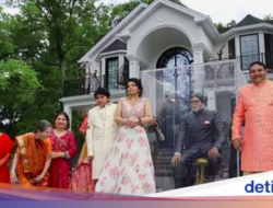 Bikin Patung Amitabh Bachchan Di Teras, eh… Karena Itu Objek Wisata Di Google