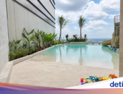 Staycation Mewah Di Kota Pahlawan, Ada Beach Club Di Rooftop yang Menawan