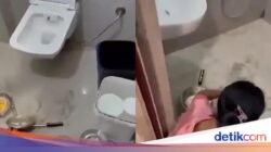 Jorok! Pegawai Toko Ketahuan Cuci Alat Masak Ke Lantai WC